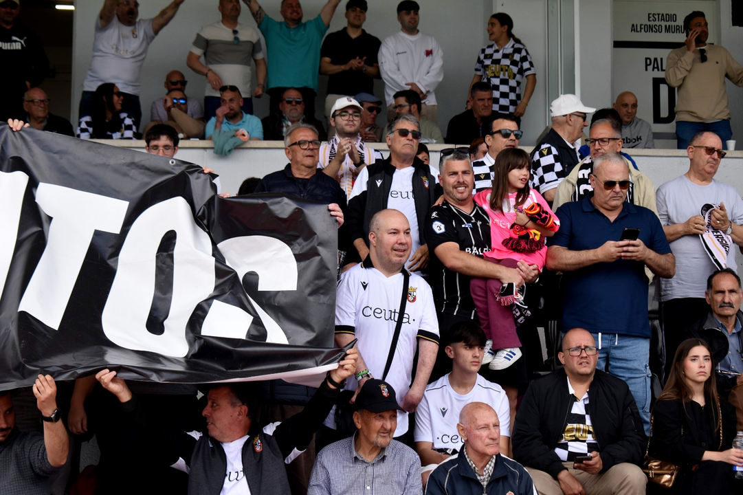 Encuentro entre la AD Ceuta FC y el M&eacute;rida  (6)