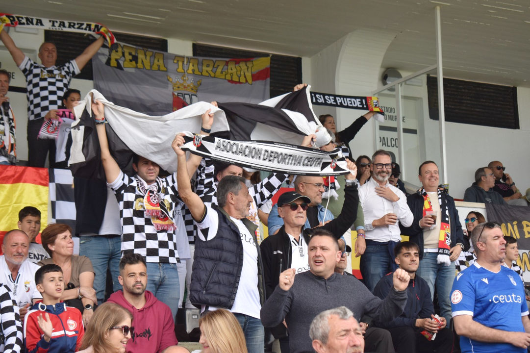 Encuentro entre la AD Ceuta FC y el M&eacute;rida  (2)