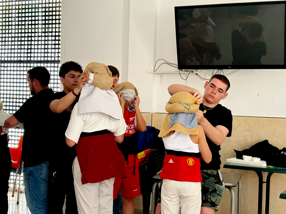 Ensayo del paso de la Cruz de Mayo de Parques de Ceuta (10)