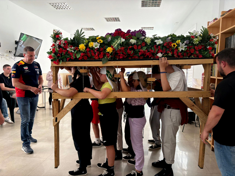 Ensayo del paso de la Cruz de Mayo de Parques de Ceuta (22)