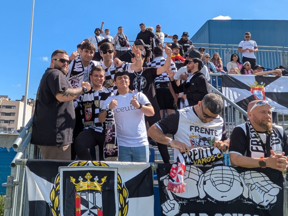 Aficionados de la AD Ceuta FC en Fuenlabrada (7)