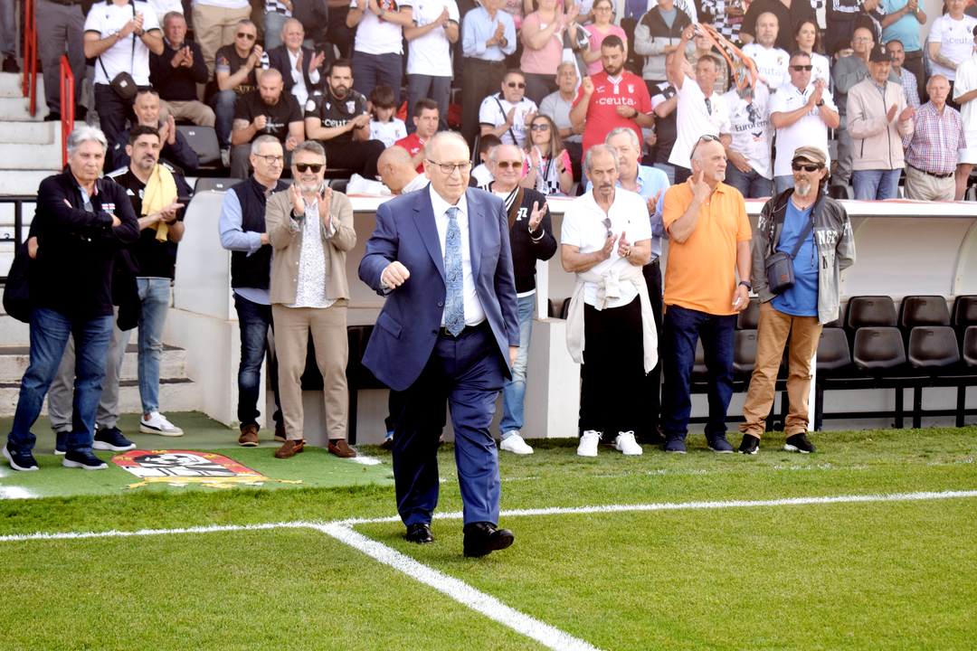 Homenaje a los h&eacute;roes del ascenso del 80 (20)