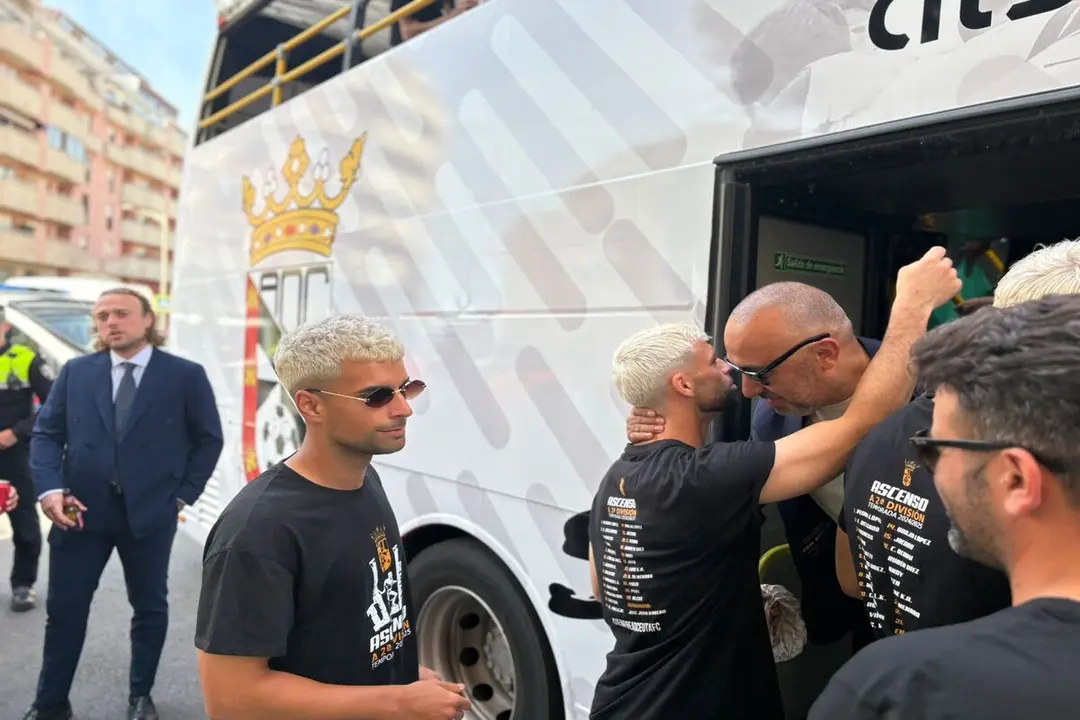 Celebraci&oacute;n ascenso de la AD Ceuta FC (2)