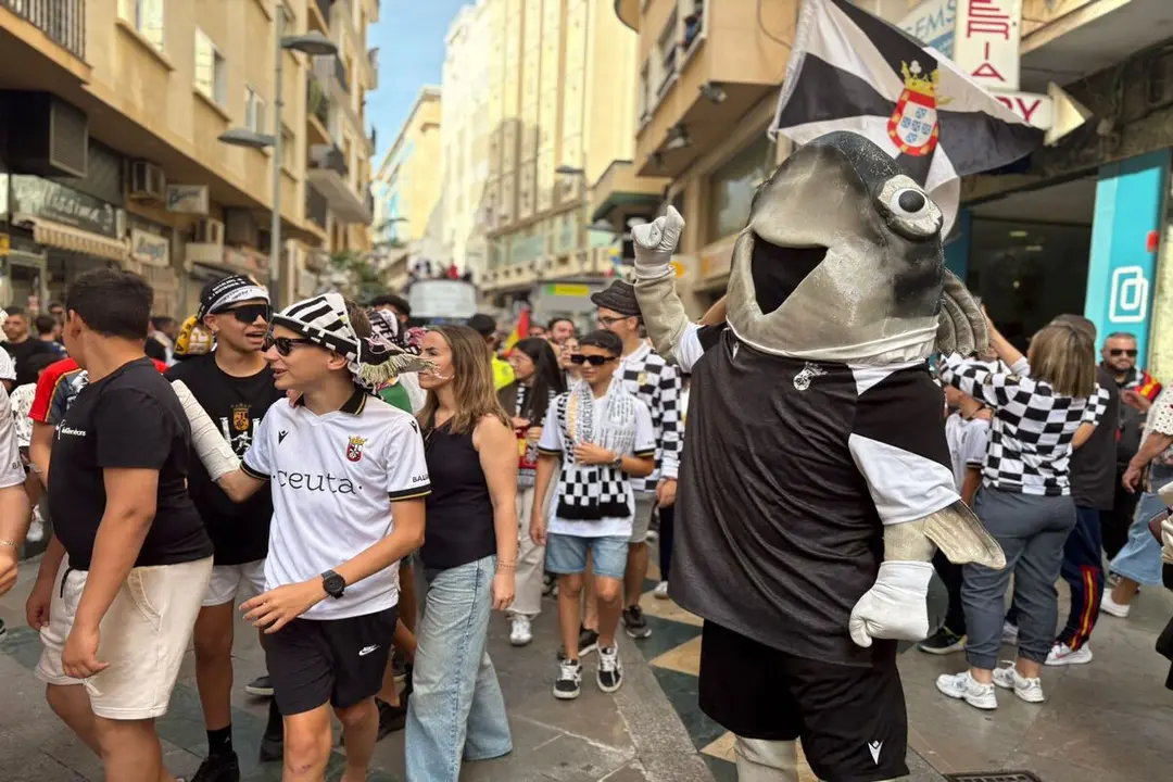 Celebraci&oacute;n ascenso de la AD Ceuta FC (16)