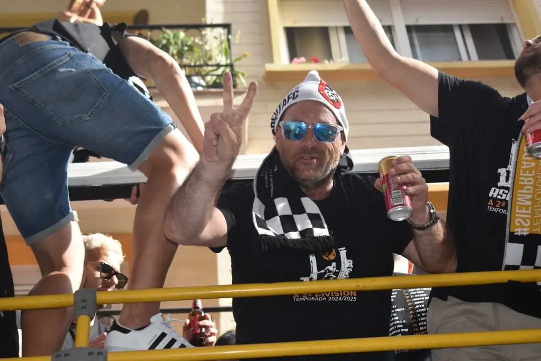 Celebraci&oacute;n ascenso de la AD Ceuta FC (32)