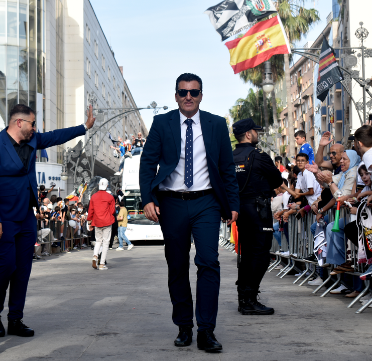 Fiesta del ascenso de la AD Ceuta FC por el centro de la ciudad  (10)