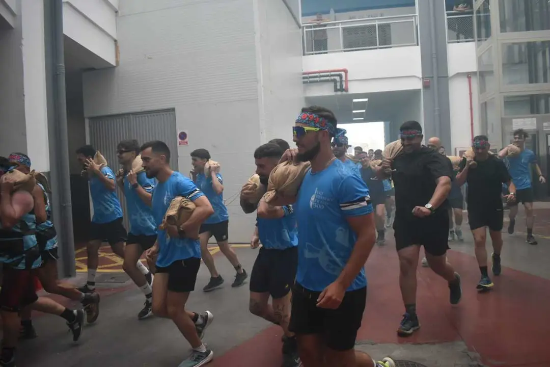Momentos previos a la salida del Desaf&iacute;a de los 300 / Rafa B&aacute;ez