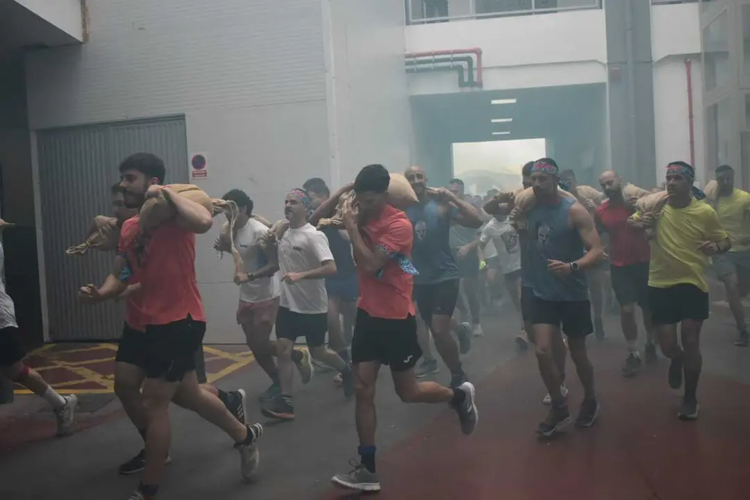 Momentos previos a la salida del Desaf&iacute;a de los 300 / Rafa B&aacute;ez