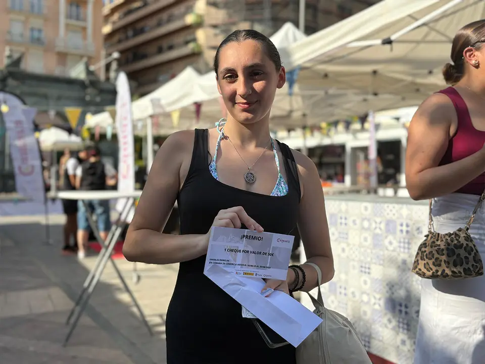 Tarde en blanco de la Semana del Comercio / Alba Palomino