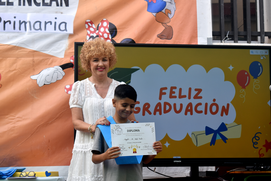 Graduaci&oacute;n de Educaci&oacute;n Primaria del Valle-Incl&aacute;n (24)