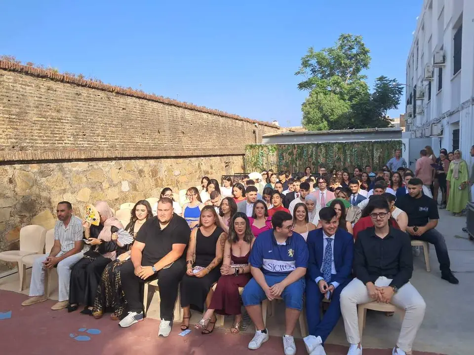 Graduaci&oacute;n del Centro Integrado de Formaci&oacute;n Profesional n&ordm;1 / C&eacute;sar Mart&iacute;n