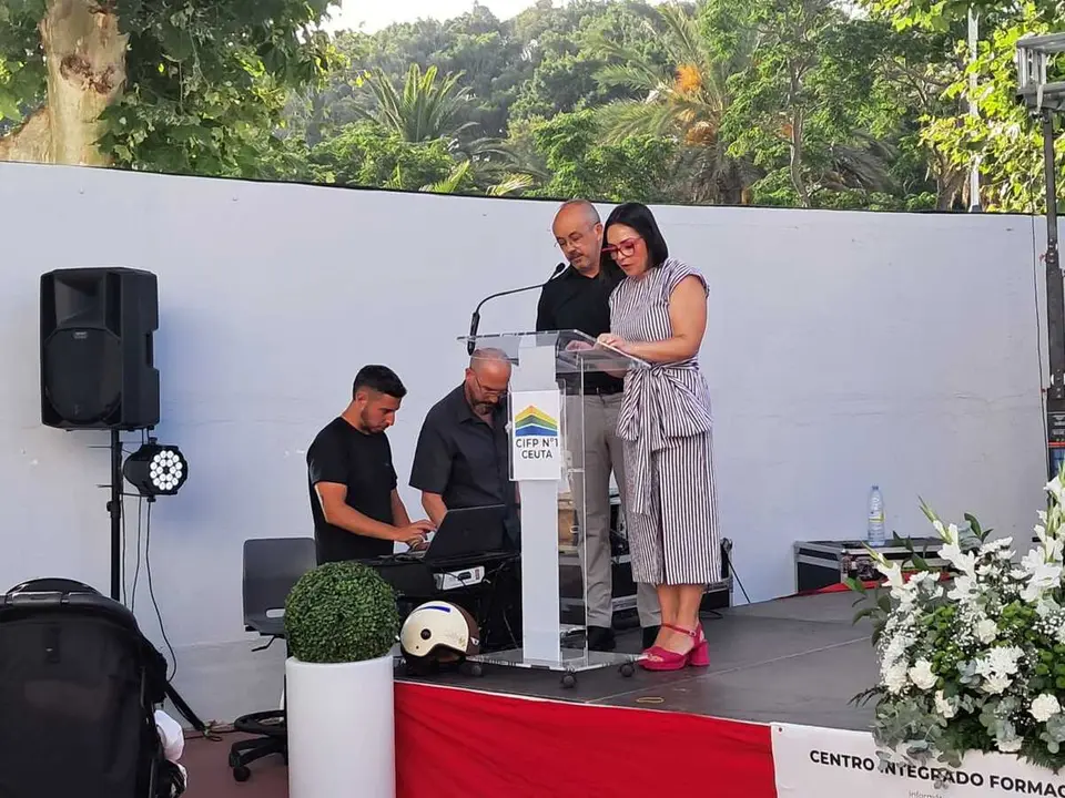 Graduaci&oacute;n del Centro Integrado de Formaci&oacute;n Profesional n&ordm;1 / C&eacute;sar Mart&iacute;n