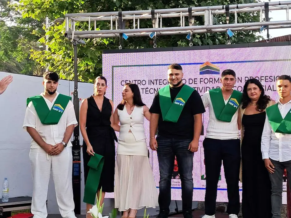 Graduaci&oacute;n del Centro Integrado de Formaci&oacute;n Profesional n&ordm;1 / C&eacute;sar Mart&iacute;n