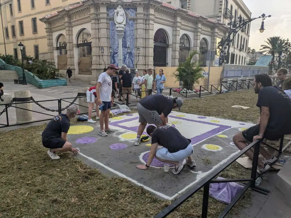 Preparativos para el Corpus Christi en la Gran V&iacute;a / Rafa B&aacute;ez