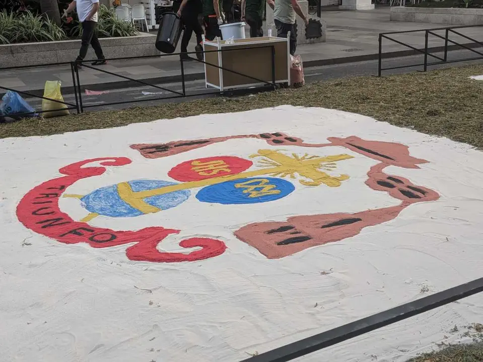 Preparativos para el Corpus Christi en la Gran V&iacute;a / Rafa B&aacute;ez