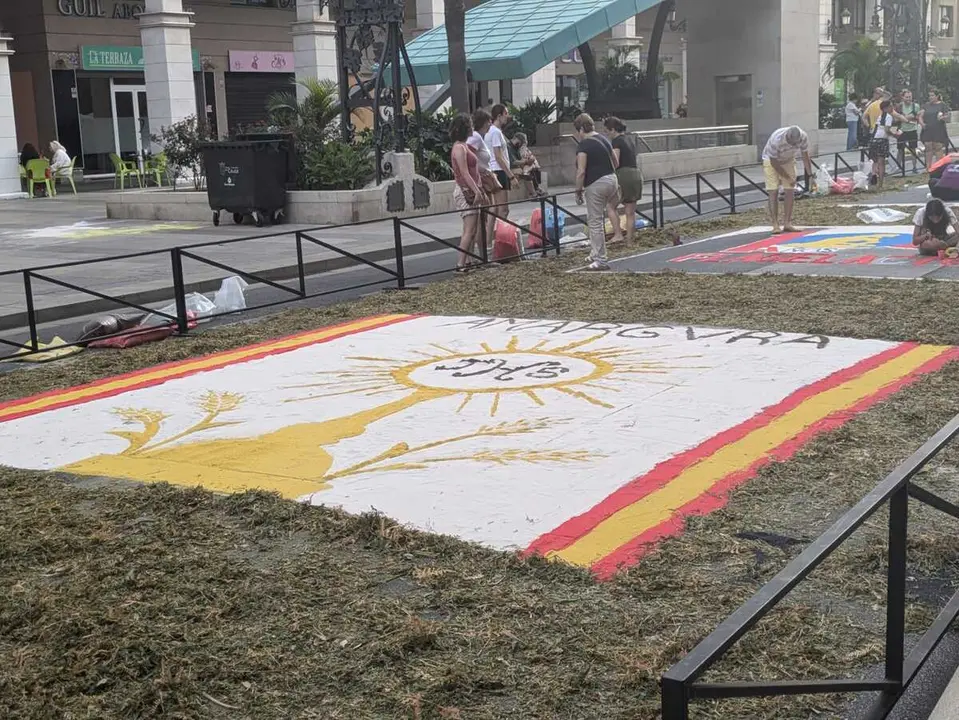 Preparativos para el Corpus Christi en la Gran V&iacute;a / Rafa B&aacute;ez