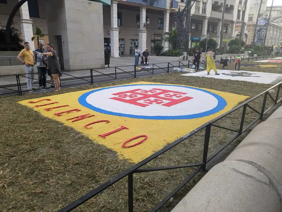 Preparativos para el Corpus Christi en la Gran V&iacute;a / Rafa B&aacute;ez