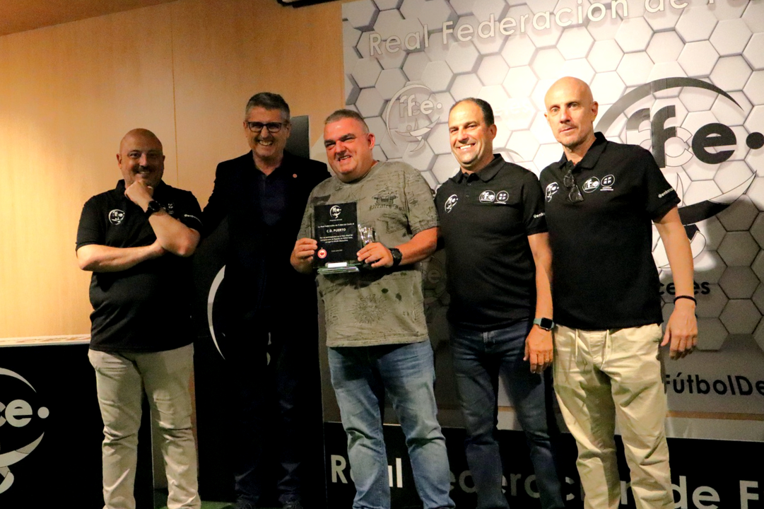 Recibimiento de la RFFCE al CD Puerto Alev&iacute;n (20)