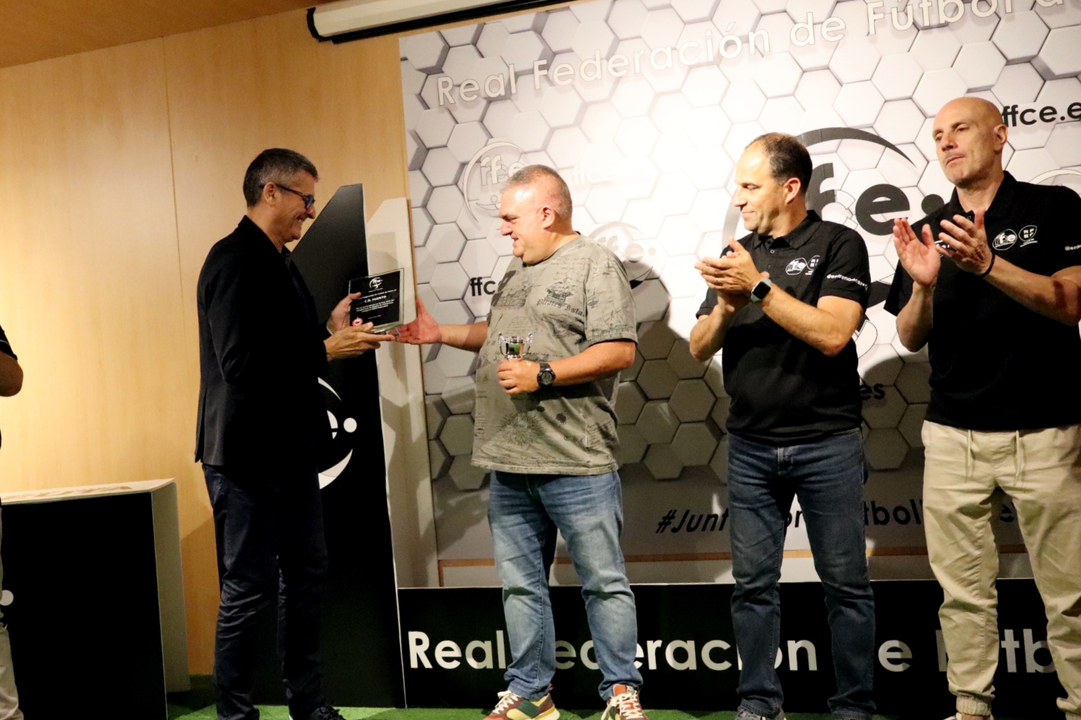 Recibimiento de la RFFCE al CD Puerto Alev&iacute;n (19)