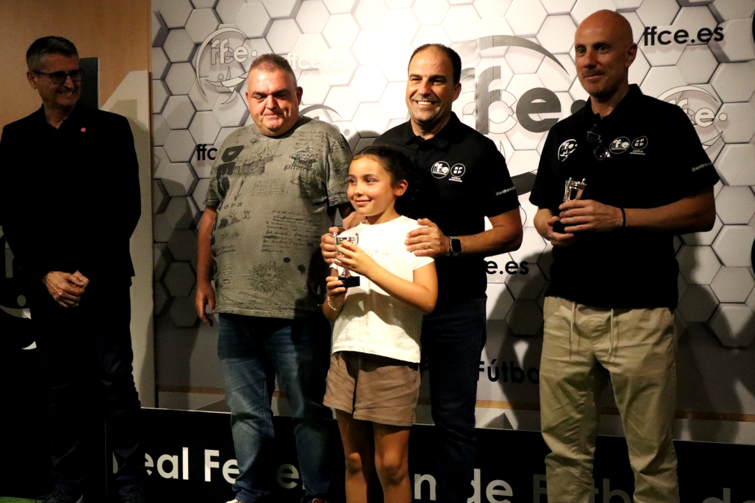 Recibimiento de la RFFCE al CD Puerto Alev&iacute;n (15)