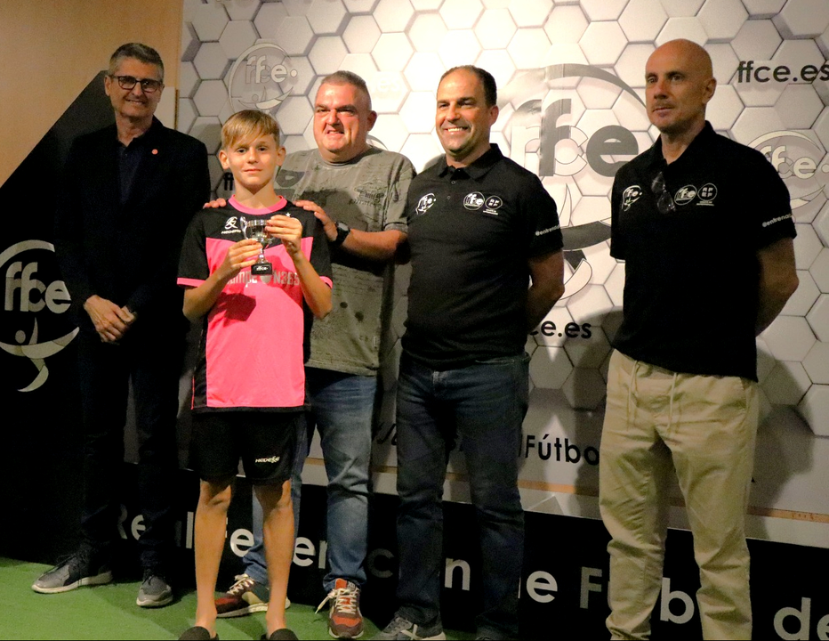 Recibimiento de la RFFCE al CD Puerto Alev&iacute;n (7)