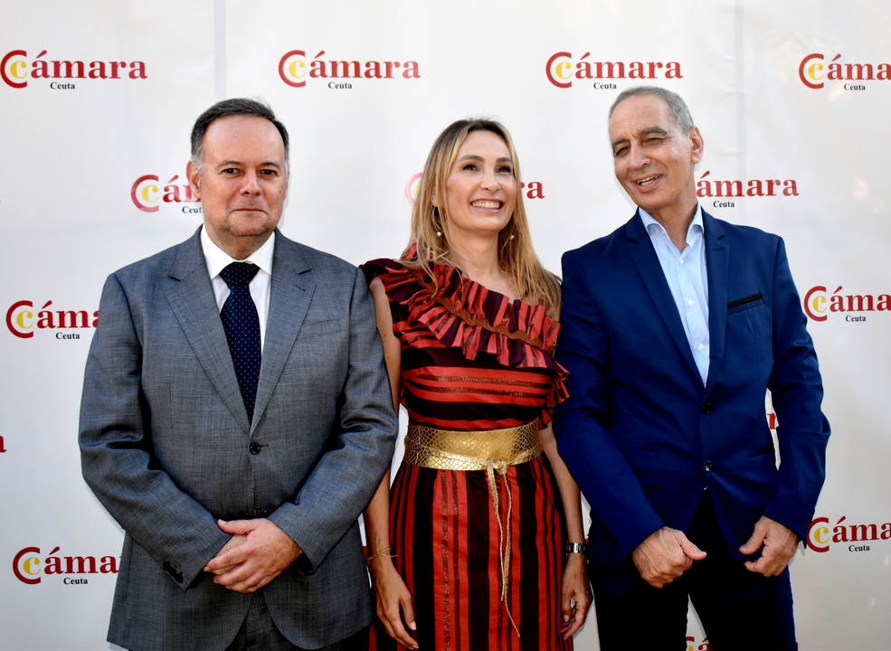 El diputado y los senadores del Partido Popular por Ceuta en el acto en la entrega de la Medalla de Oro de la C&aacute;mara de Comercio