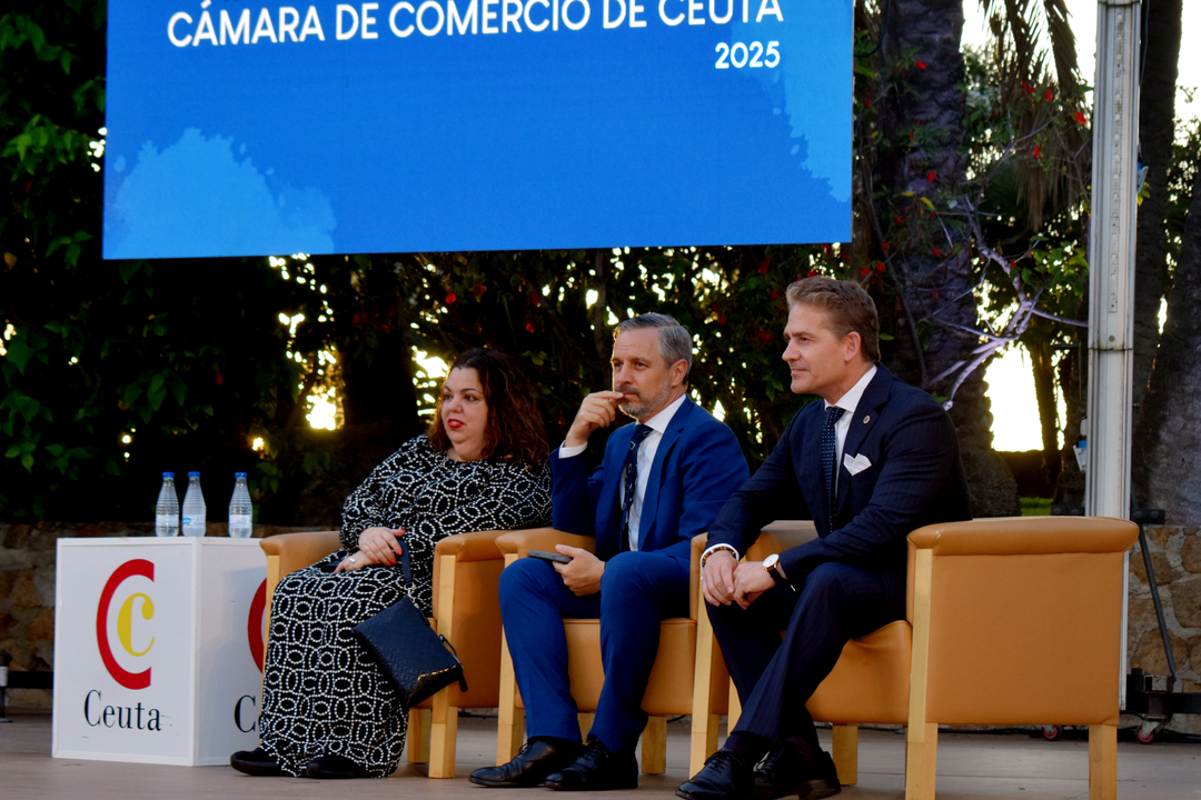 Juan Bravo recibe la Medalla de Oro de la C&aacute;mara de Comercio de Ceuta (2)