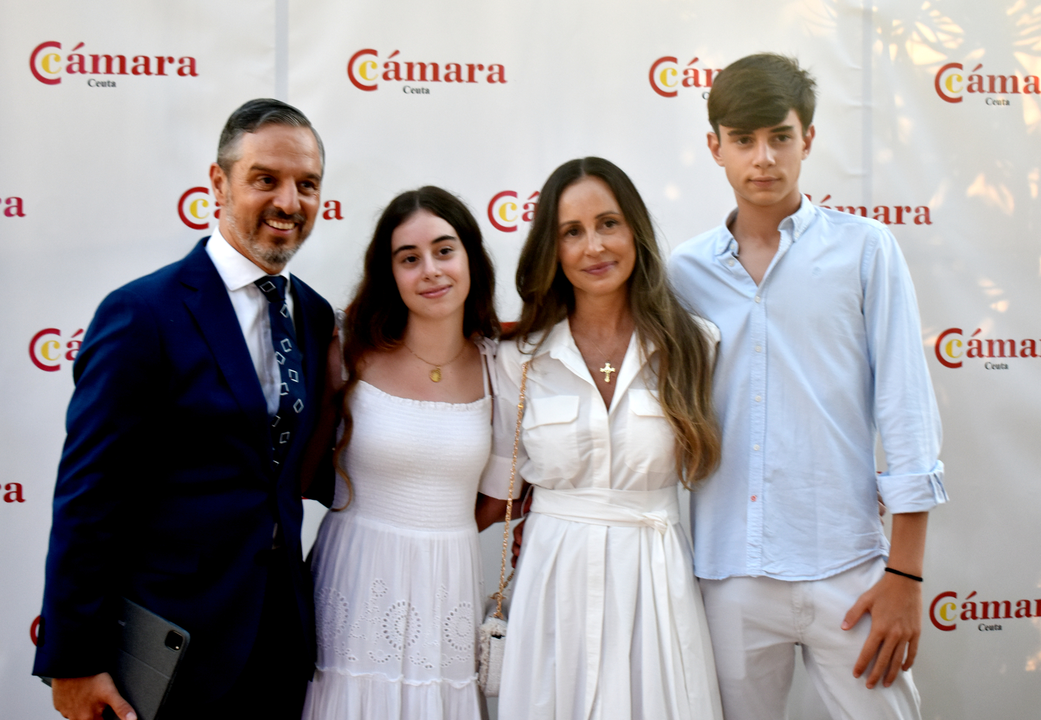 Juan Bravo recibe la Medalla de Oro de la C&aacute;mara de Comercio de Ceuta (7)