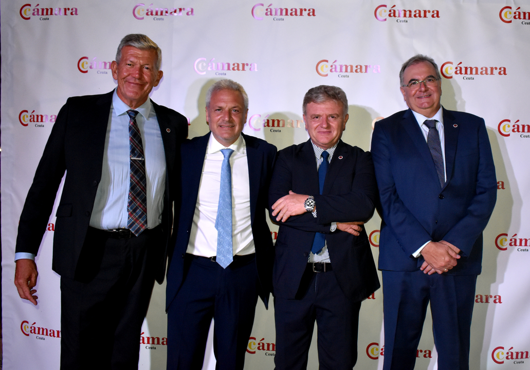 Juan Bravo recibe la Medalla de Oro de la C&aacute;mara de Comercio de Ceuta (21)
