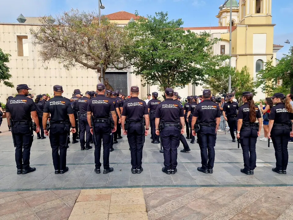 Recepci&oacute;n a los agentes en pr&aacute;cticas de la Polic&iacute;a Nacional(11)
