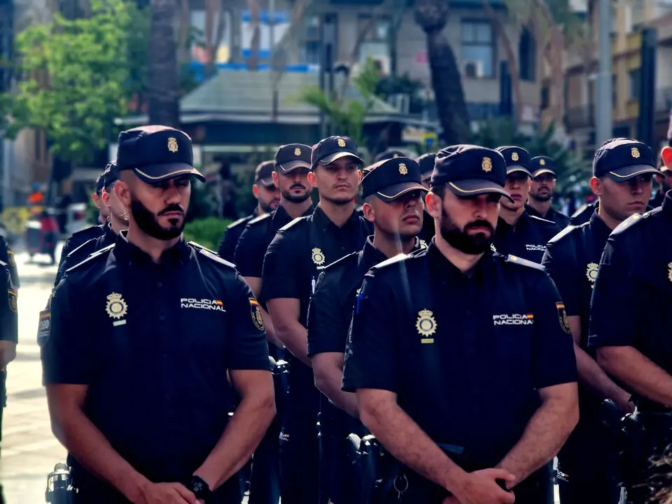 Recepci&oacute;n a los agentes en pr&aacute;cticas de la Polic&iacute;a Nacional(2)