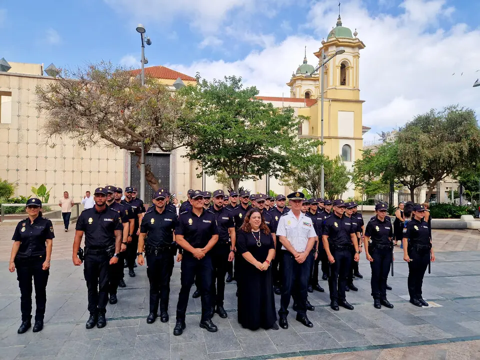 Recepci&oacute;n a los agentes en pr&aacute;cticas de la Polic&iacute;a Nacional(1)