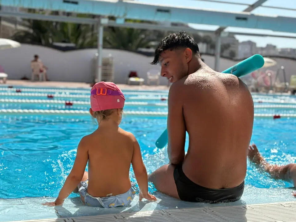 Del miedo al nadar solos_ as&iacute; forma el CN Caballa a sus futuros nadadores desde los 3 a&ntilde;os (7)