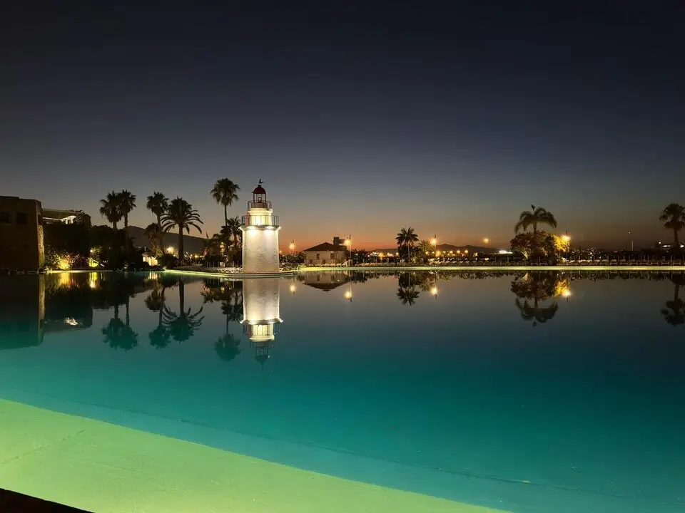 Parque Mar&iacute;timo del Mediterr&aacute;neo / Mohamed Ettouileb