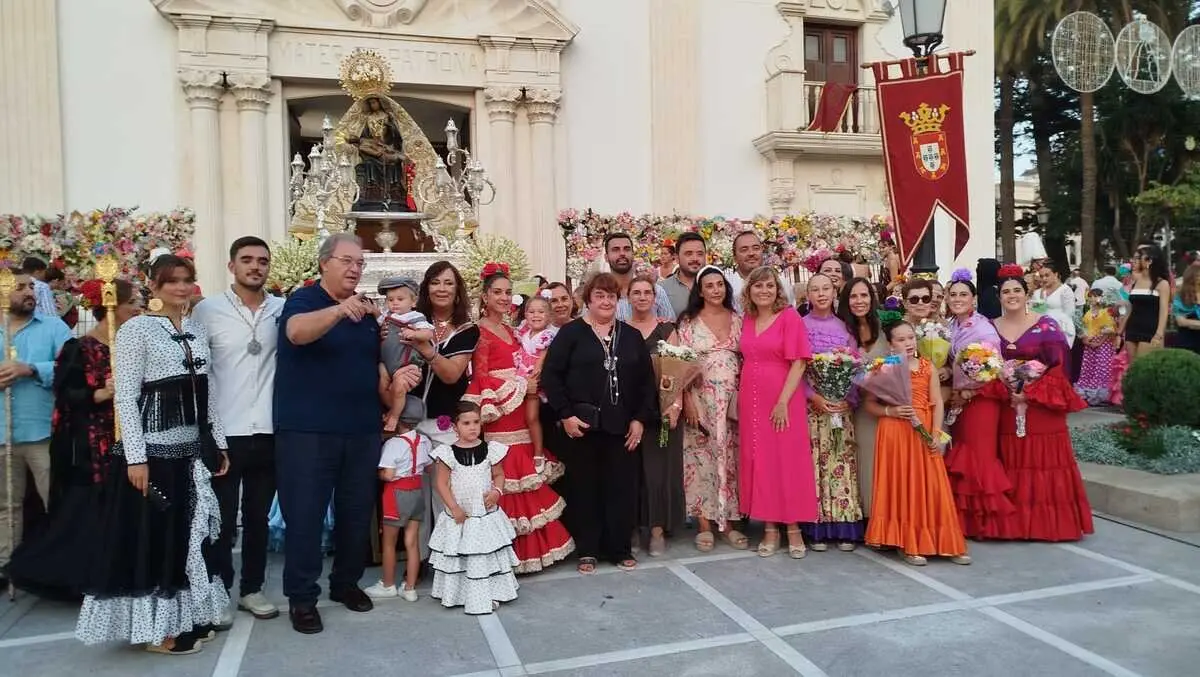 Ofrenda a la Virgen de &Aacute;frica