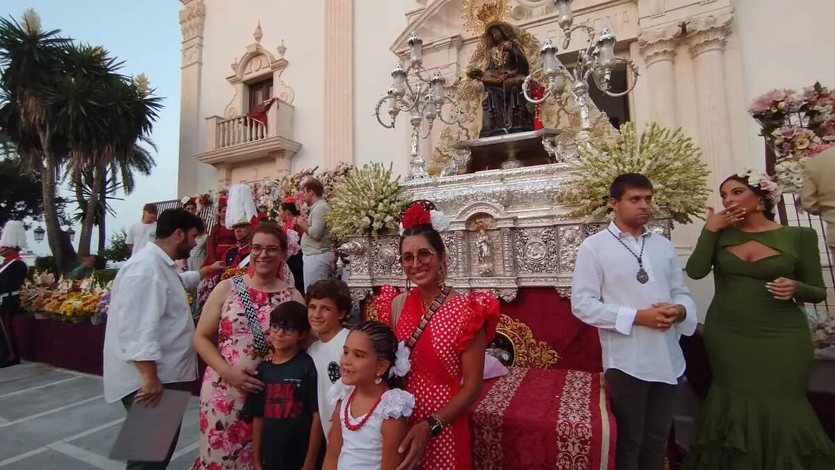 Ofrenda a la Virgen de &Aacute;frica