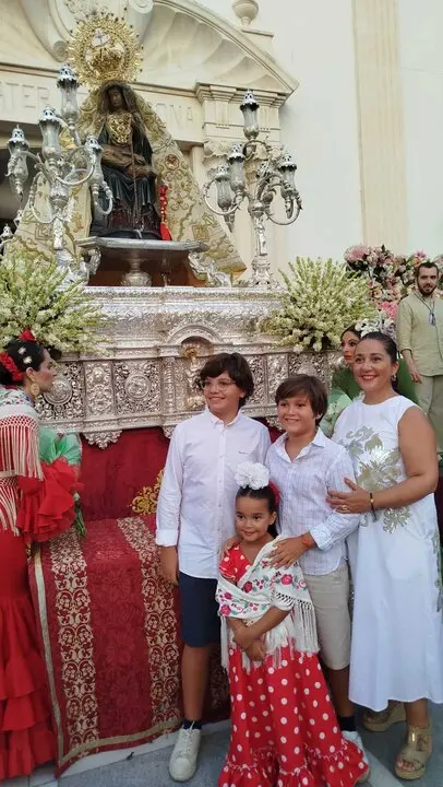 Ofrenda a la Virgen de &Aacute;frica