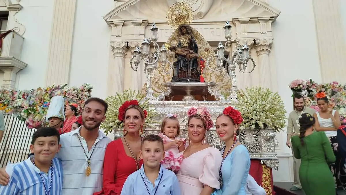 Ofrenda a la Virgen de &Aacute;frica