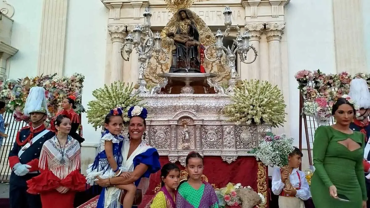 Ofrenda a la Virgen de &Aacute;frica