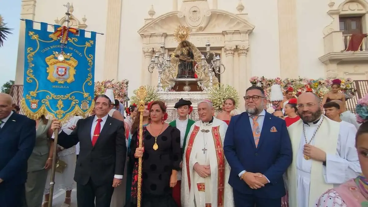 Ofrenda a la Virgen de &Aacute;frica
