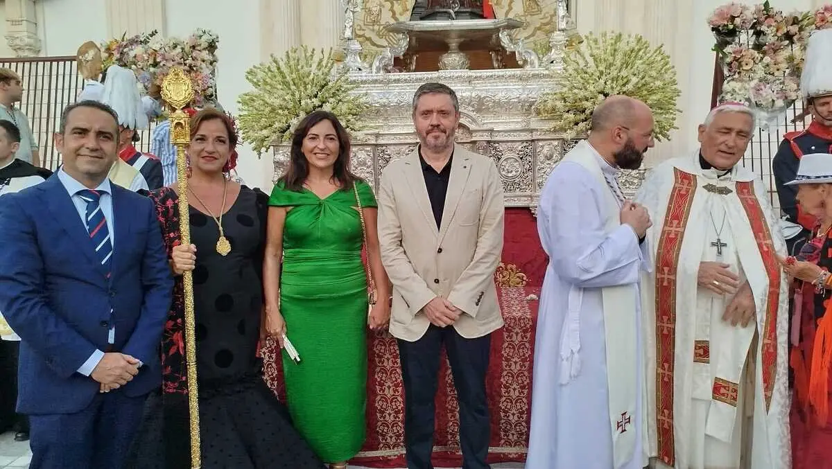Ofrenda a la Virgen de &Aacute;frica