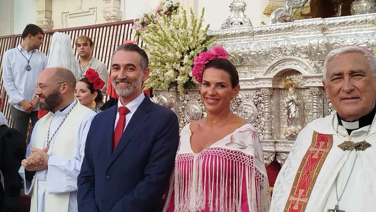 Ofrenda a la Virgen de &Aacute;frica
