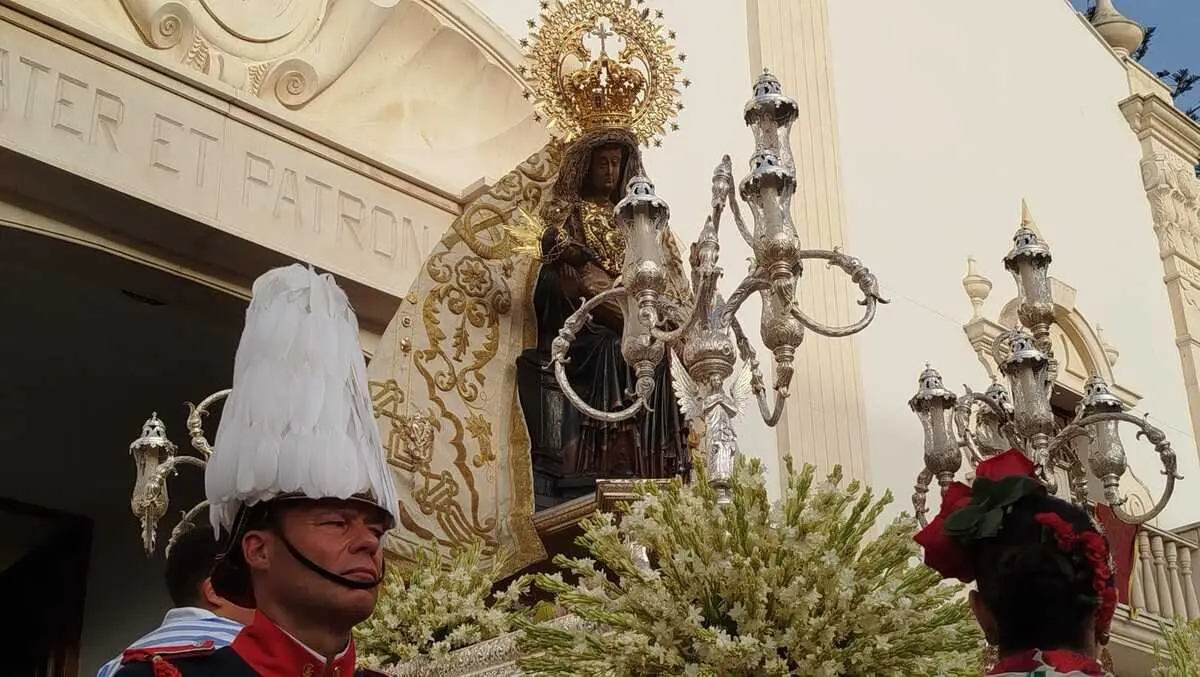 Ofrenda a la Virgen de &Aacute;frica