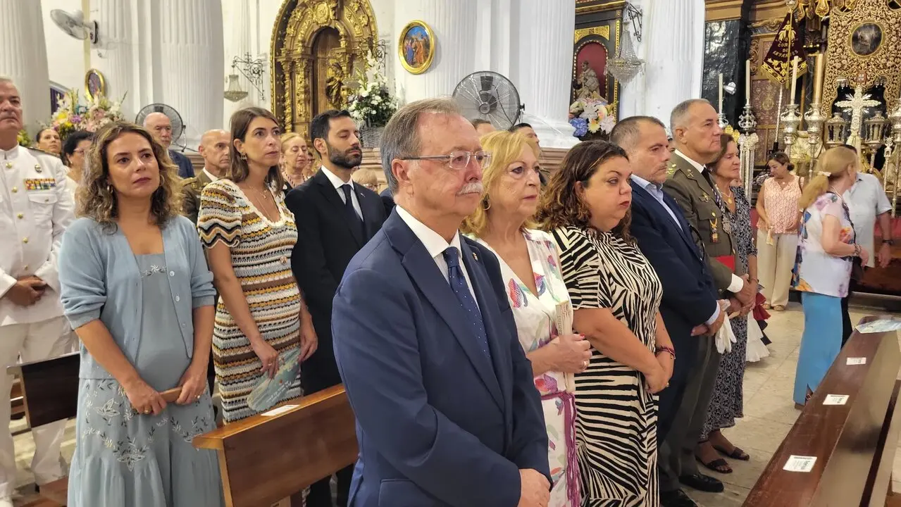 Ofrenda floral a la Virgen de &Aacute;frica