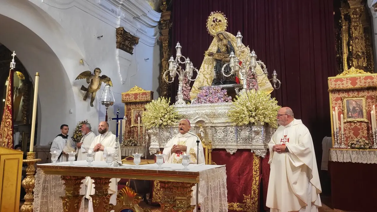Ofrenda floral a la Virgen de &Aacute;frica