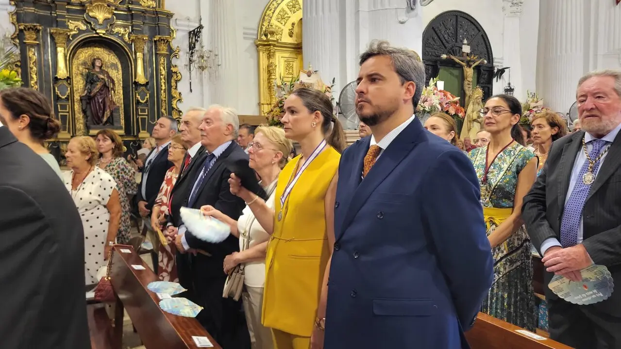 Ofrenda floral a la Virgen de &Aacute;frica