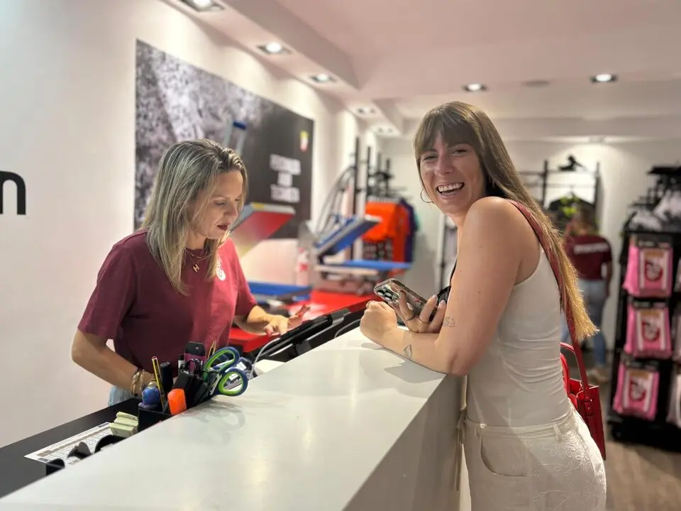 Apertura de la tienda de la AD Ceuta FC / Alma Palomino