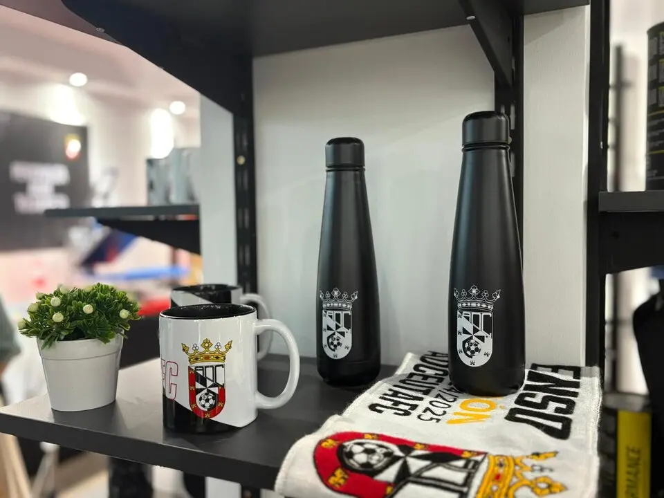 Apertura de la tienda de la AD Ceuta FC / Alma Palomino