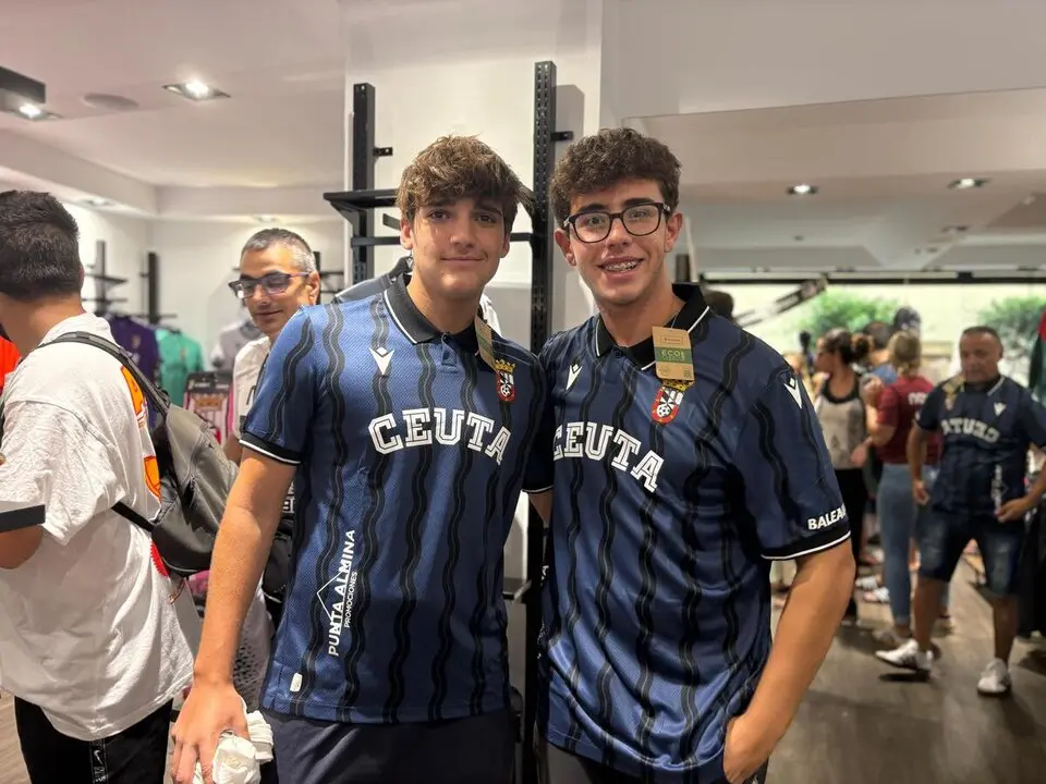 Apertura de la tienda de la AD Ceuta FC / Alma Palomino