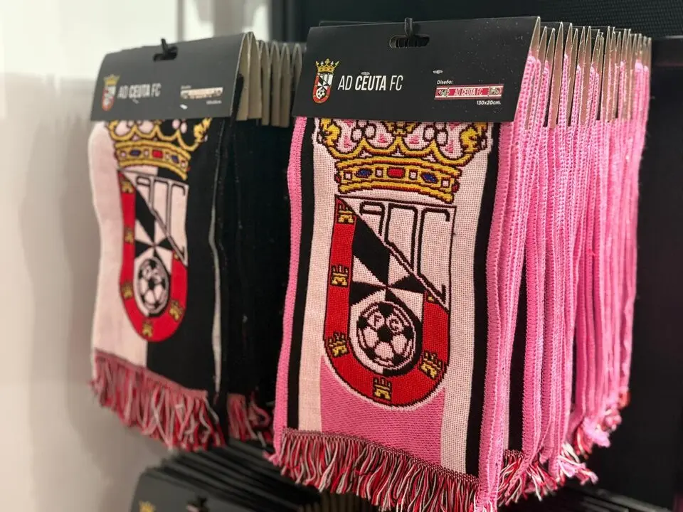 Apertura de la tienda de la AD Ceuta FC / Alma Palomino